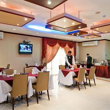 La Villa Palace Hotel 